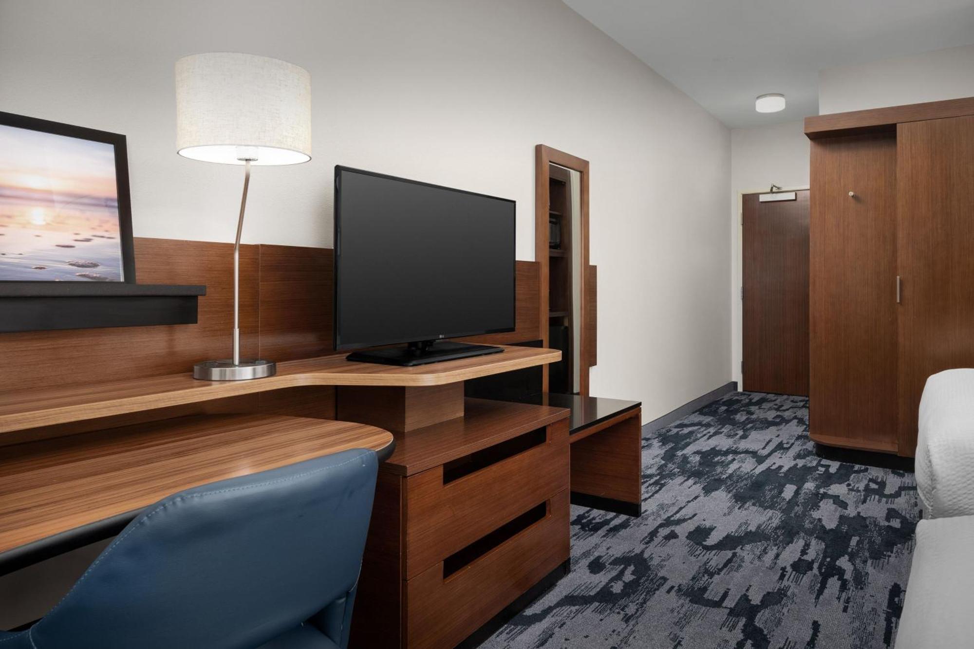 Fairfield Inn & Suites By Marriott Panama City Beach Upper Grand Lagoon Екстериор снимка