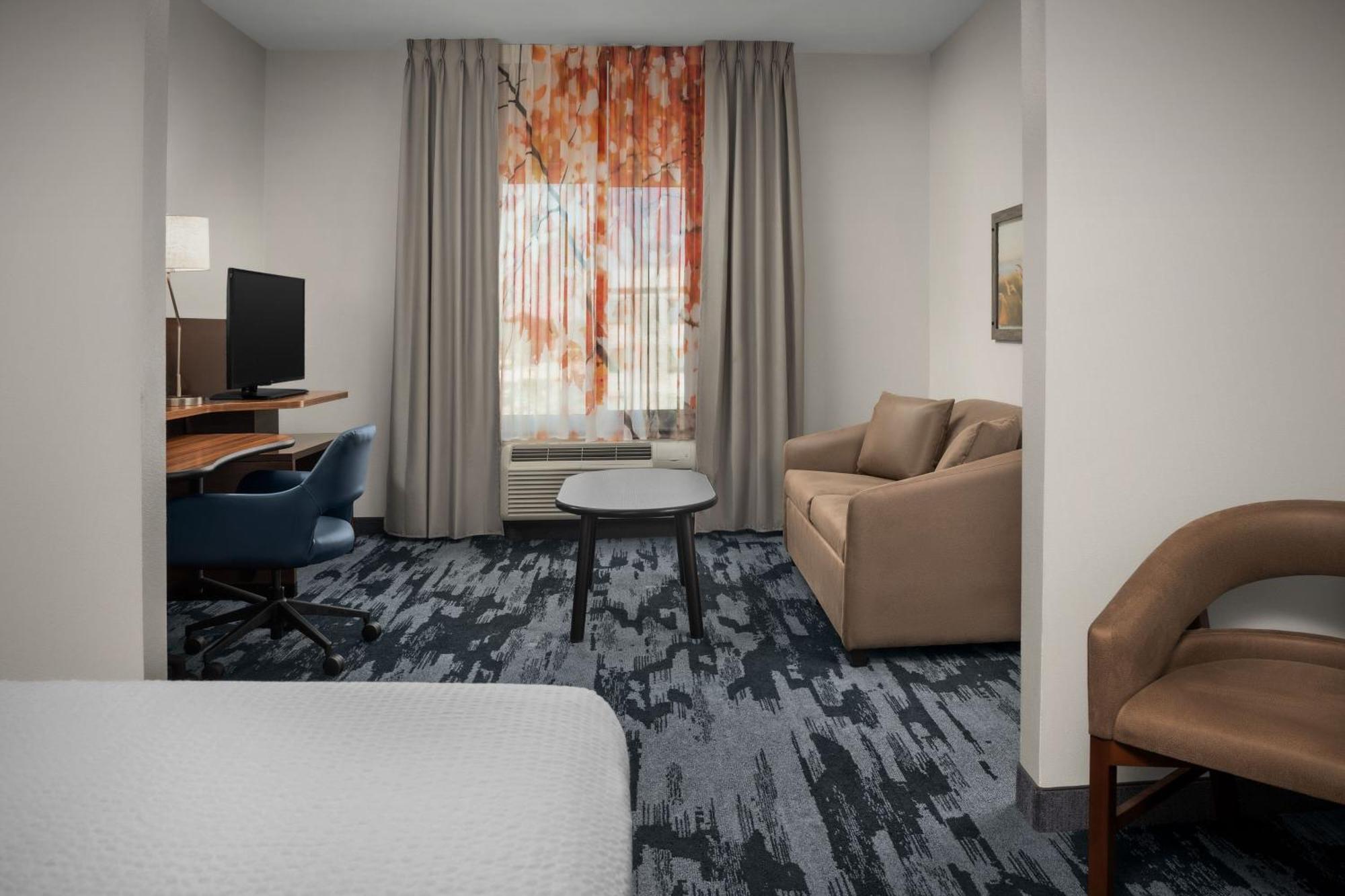 Fairfield Inn & Suites By Marriott Panama City Beach Upper Grand Lagoon Екстериор снимка