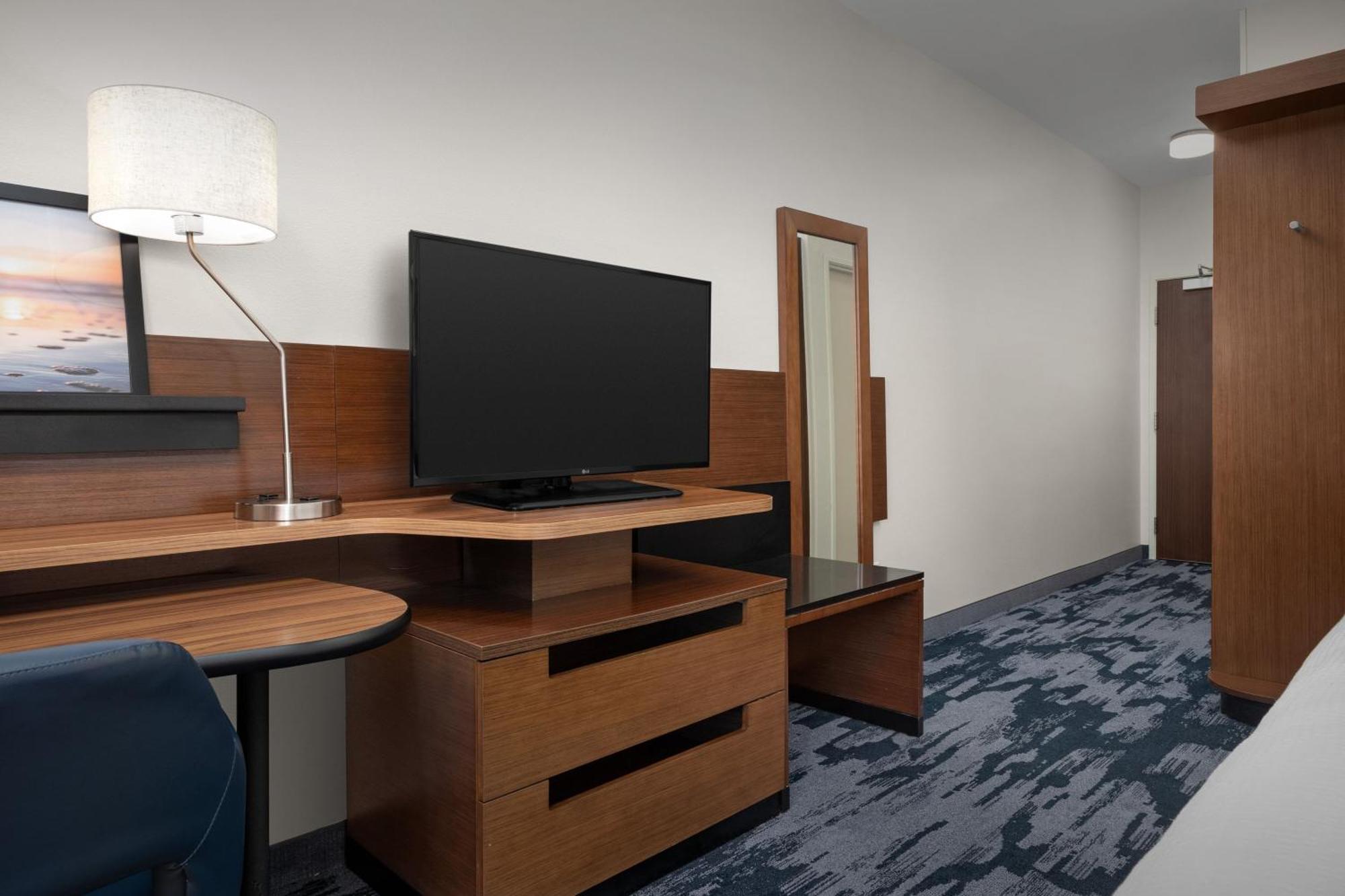 Fairfield Inn & Suites By Marriott Panama City Beach Upper Grand Lagoon Екстериор снимка